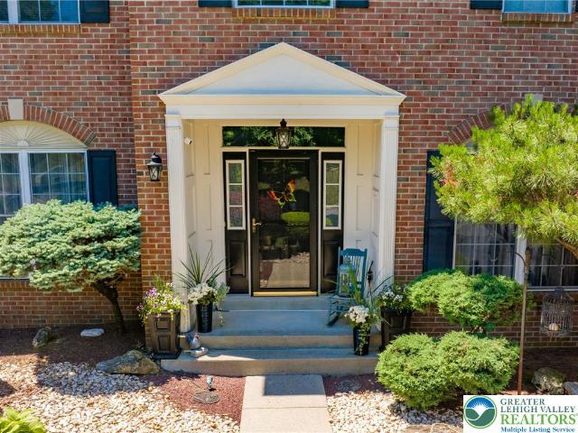 5331 Greenbriar Drive