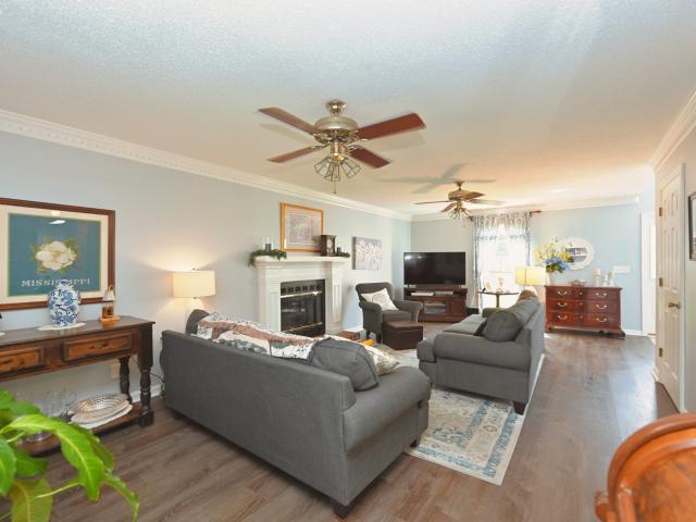 533 Hopewood Ct