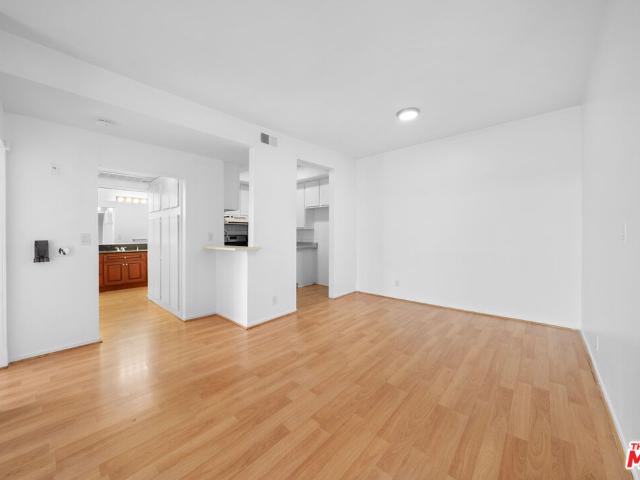533 S St Andrews Pl, Unit 203, Los Angeles, CA 90020 | MLS #25618