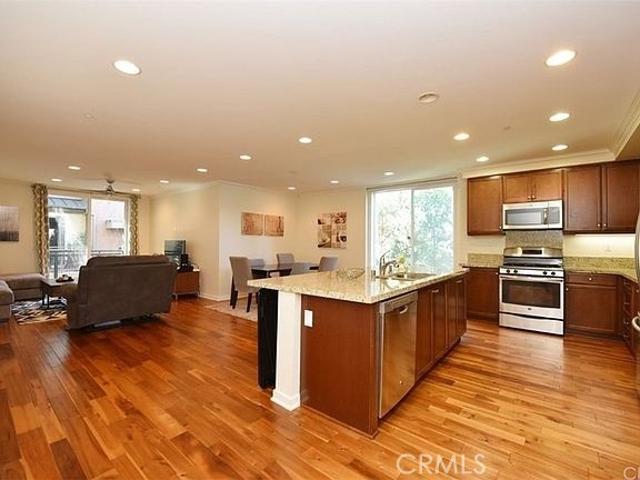 533 Rockefeller, Irvine, CA 92612 | MLS #OC26069
