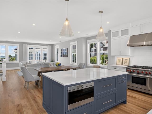 533 Woods Hole Rd # D101
