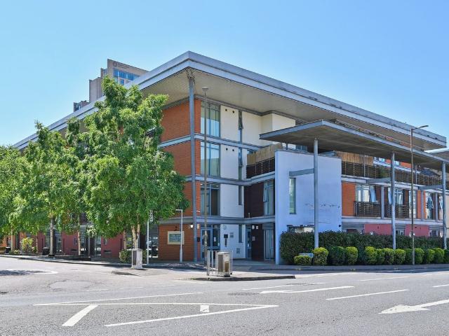 533 Whippendell Road, West Watford WD18, 2 bed flat to rent, £1,650 pcm | PrimeLocation