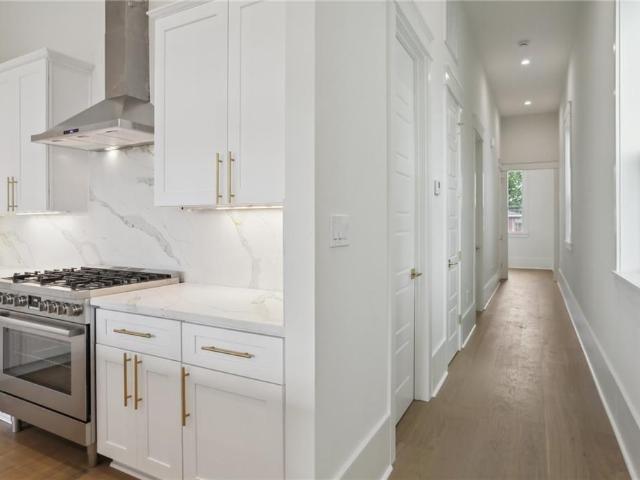 533 Thayer Street