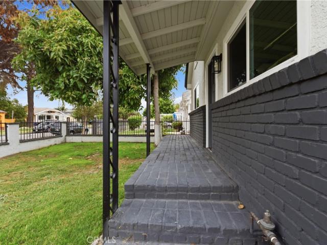 5340 6th Ave, Los Angeles, CA 90043 | MLS #DW26144