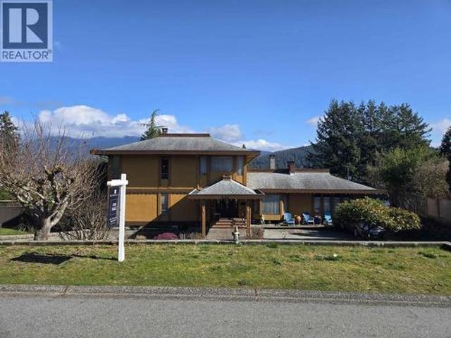 534 Beachview Drive, North Vancouver, BC, V7G 1P9 house for sale | Listing ID R3097 | Royal LePage