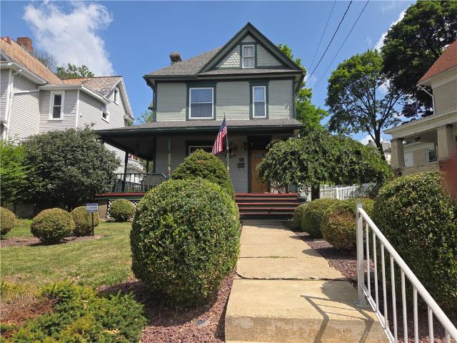 534 E Pearl St