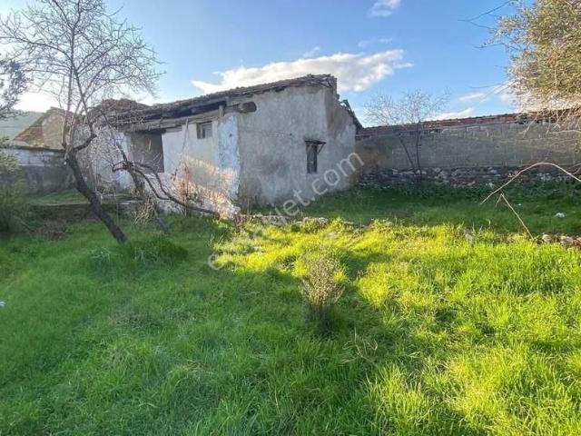 534 M² Yayakent Köyiçinde Arsa Niyetine Satılık Müstakil Ev