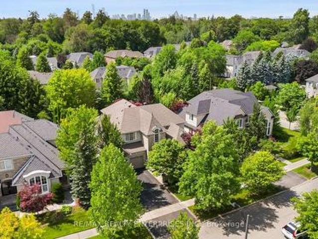 535 Canyon Street, Mississauga, ON, L5H 4L4 house for sale | Listing ID W14112 | Royal LePage