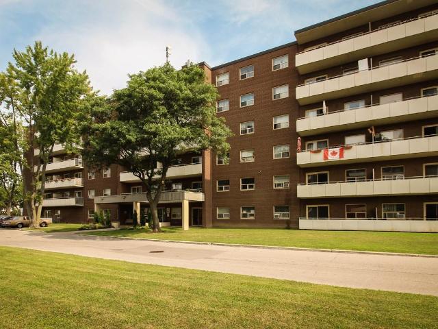 535 North Service Rd 2 Bedroom Apartment for Rent at 535 North Service Rd, Mississauga, ON L5A 1B4 Cooksville