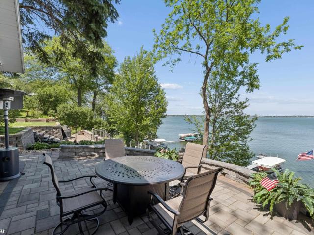 5364 Lakeview Drive