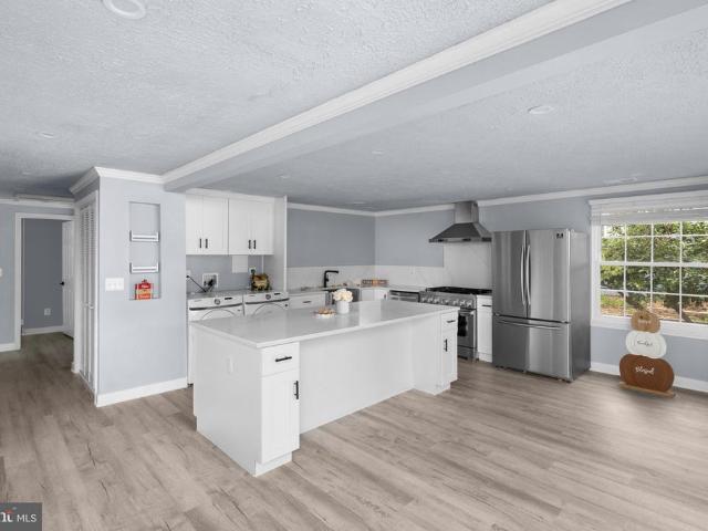 5364 Laura Belle Lane