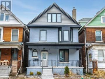 Hamilton, Ontario, Ontario - Equipped kitchen