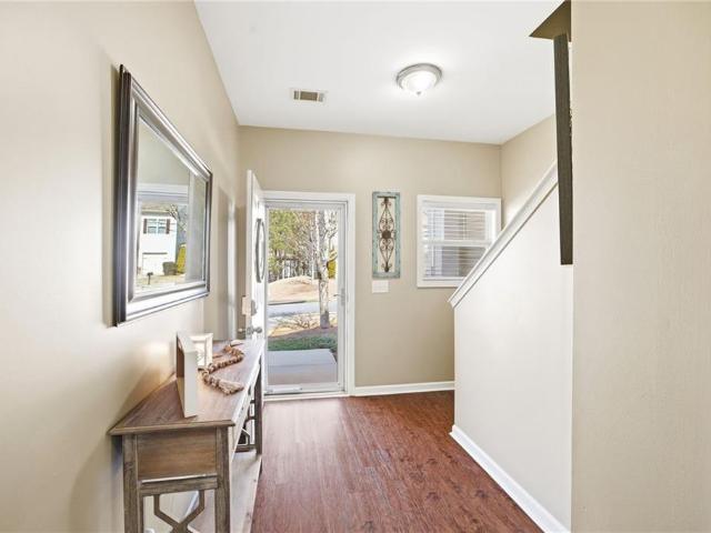 536 Oakside Place