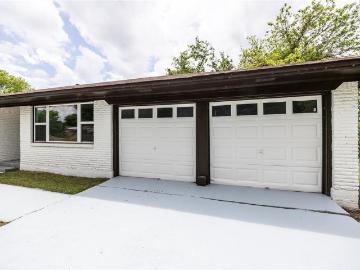 536 Lakeshore Drive