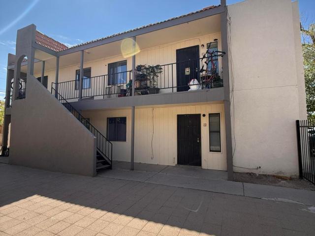 536 Palomas Drive SE
