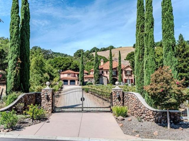 5371 Stonehurst Dr, Martinez, CA 94553