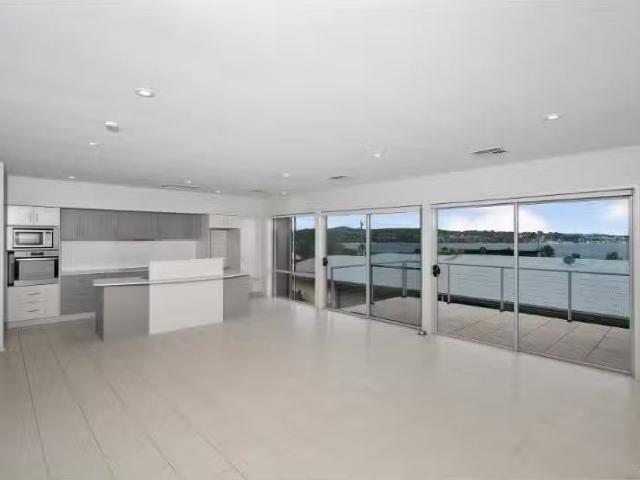5/37a Berkeley Street, Speers Point House for rent Listed by.