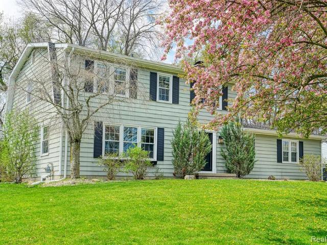 5390 Squires Manor Road