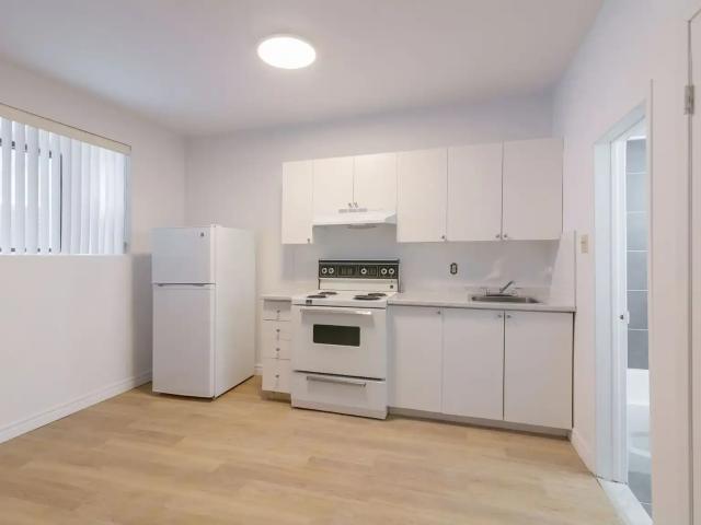 539 Prince Arthur west — Studio unit 2