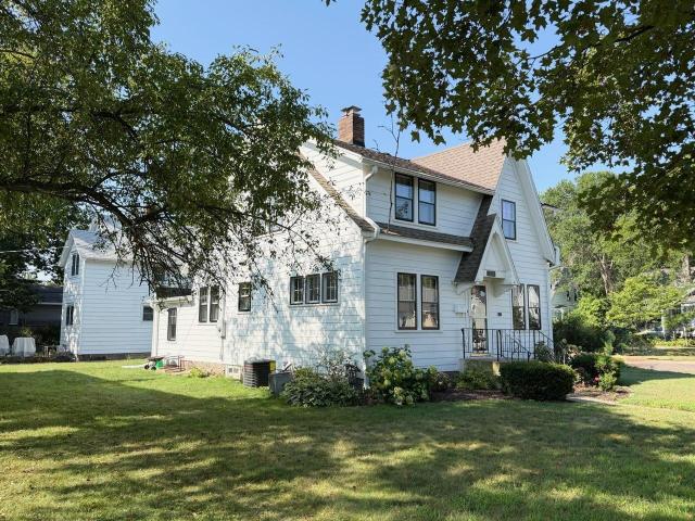 539 W Grand Avenue