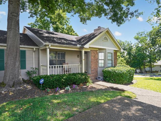 539 Upsall Dr