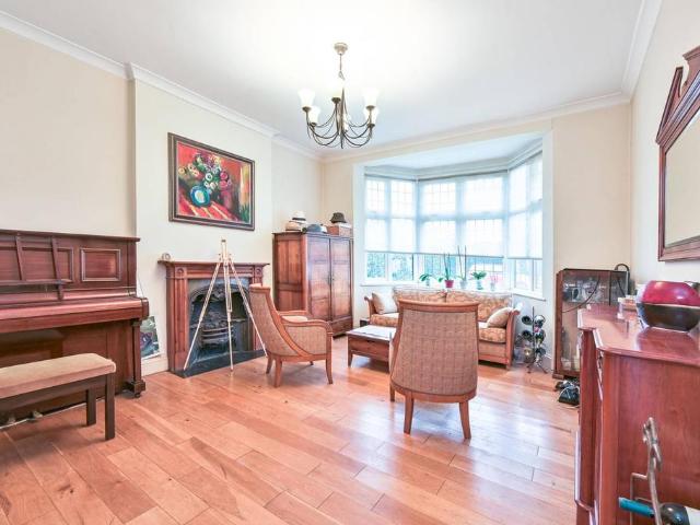 57, 59 Stanhope Avenue, London, N3 3LY, United Kingdom | 5 bed duplex for rent #140227827 | Rentberry