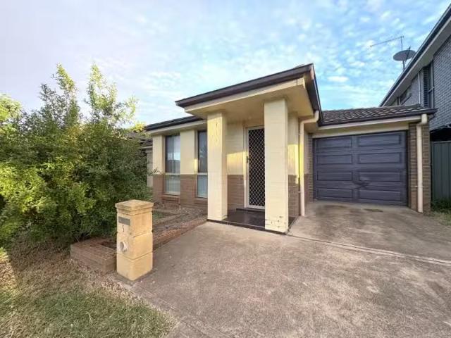 57 Taradale Drive, Ropes Crossing House for rent Listed by Ce.