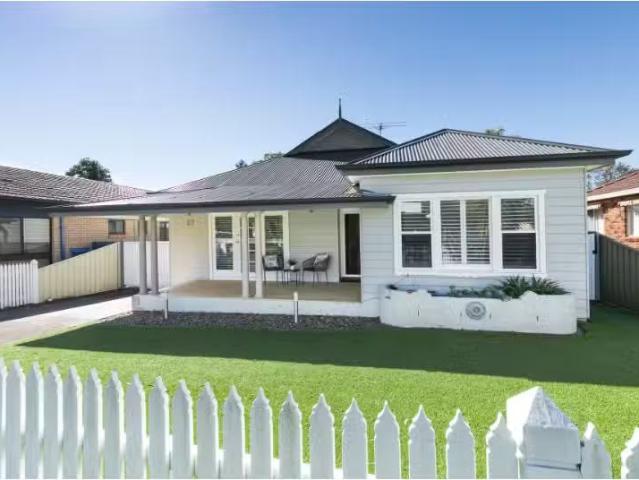 57 Wentworth Street, Caringbah South House for rent Listed by.