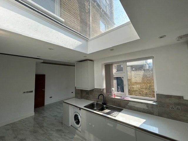 57 Abdale Road, London, W12 7ER, United Kingdom | 4 bed house for rent #132863044 | Rentberry
