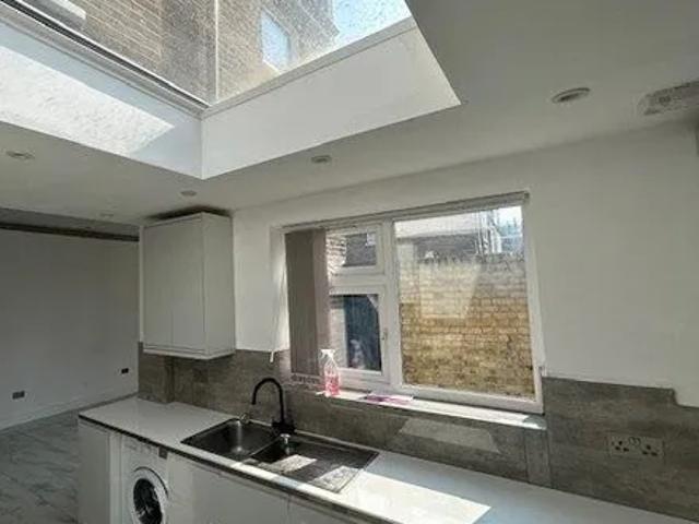 57 Abdale Road, London, W12 7ER, United Kingdom | 4 bed house for rent #132863044 | Rentberry