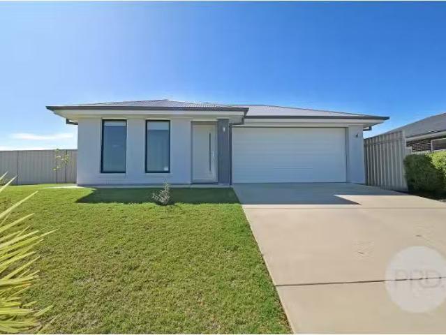 57 Barmedman Avenue, Gobbagombalin House for rent Listed by M.