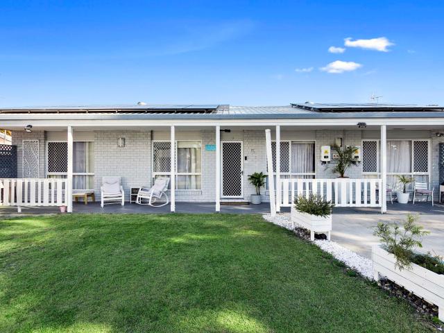 57 Cunningham Street Urangan, QLD 4655