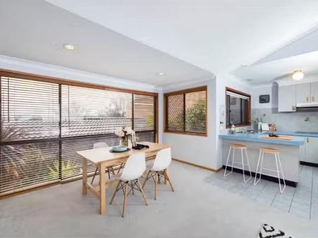 57 Hallen Close, PHILLIP Townhouse for rent Listed by Propert.