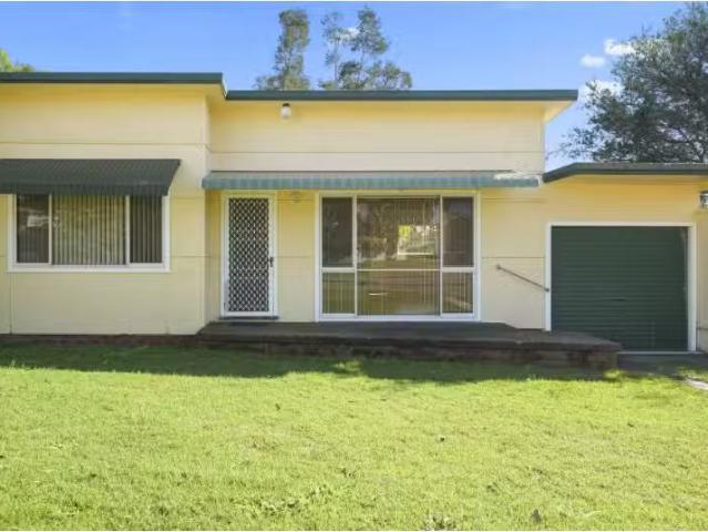 57 Lakin Street, Bateau Bay House for rent Listed by Abbie An.