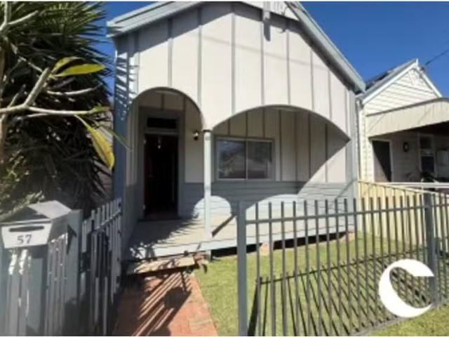 57 Lee Street, Maitland House for rent Listed by Bronte Green.