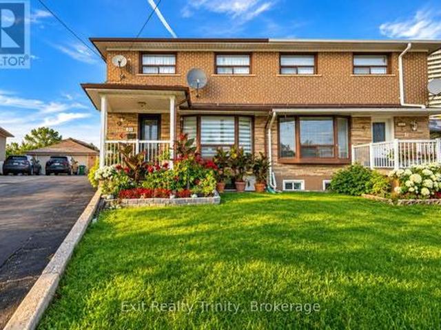 57 Lindylou Road, Toronto, ON, M9M 2B1 house for sale | Listing ID W13781 | Royal LePage
