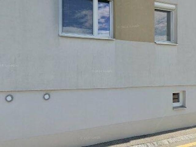 57 m2 apartment for rent in Droß