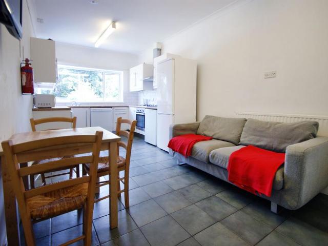57 Norfolk Road, City centre 4 bed house share to rent £412 pcm £95 pw