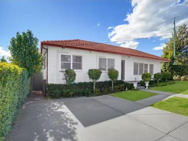 57 Scott Street, TOONGABBIE House for rent Listed by Anthony.