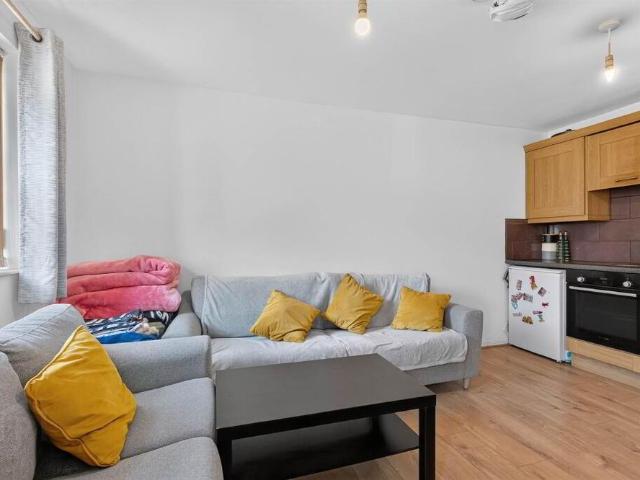 57C College Park Avenue, Belfast, BT7 1LR