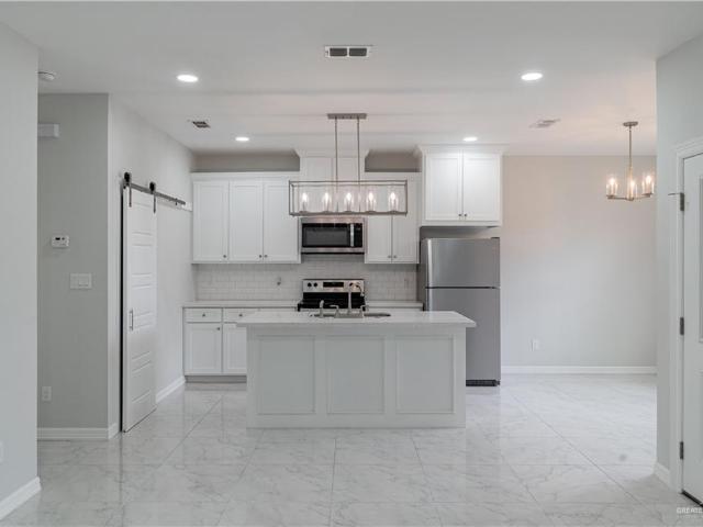 5404 N Crown Point