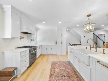 5400 Sweetbriar Drive
