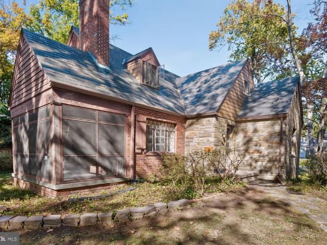 5401 Huntington Parkway