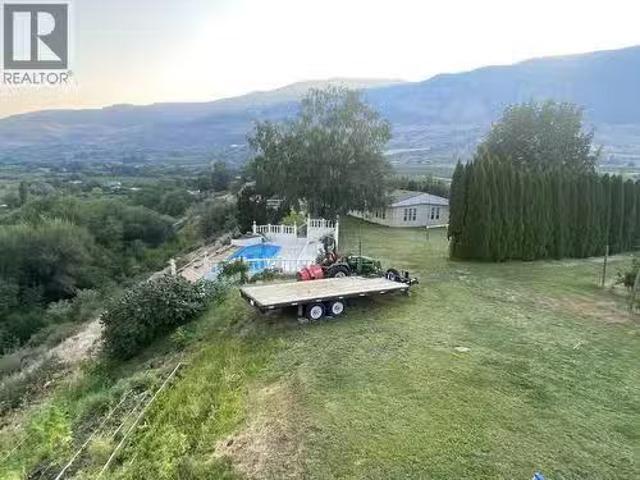 5403 Snowbrush Street, Oliver, BC, V0H 1T9 farm for sale Li.