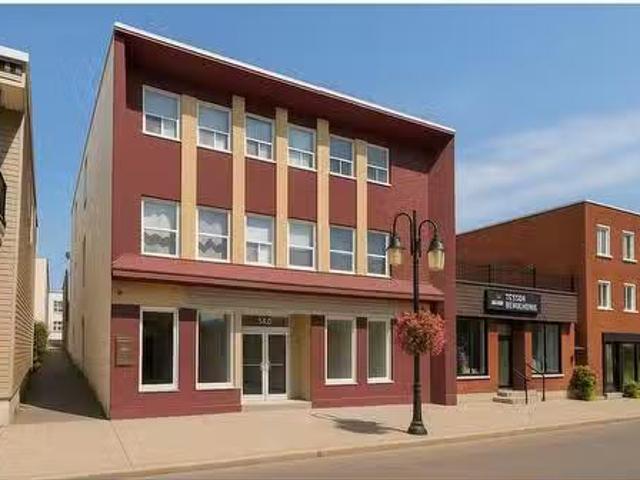 540 Av. De Grand Mère, Shawinigan, QC, G9T 2H2 commercial fo.