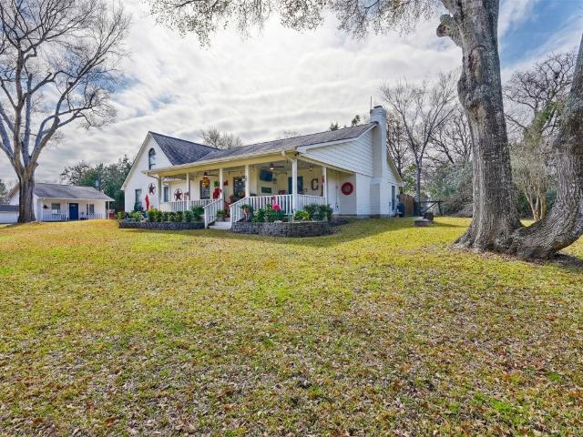 540 Hickory Creek Rd, Bellville, TX 77418 | MLS #45606