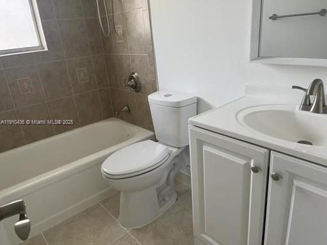 540 SE 2nd Ave, Unit J3, Deerfield Beach, FL 33441 | MLS #A11910