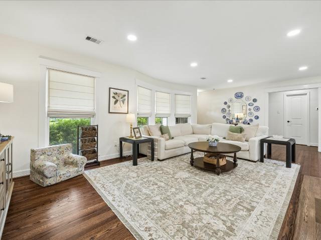 5417 Nina Lee Lane