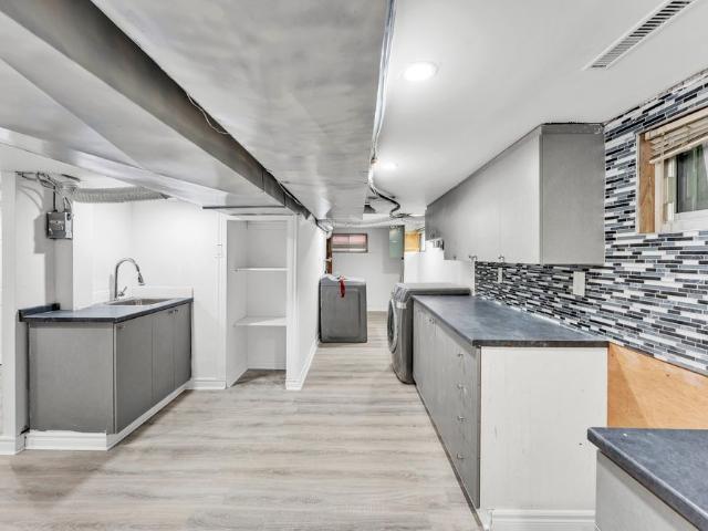 5411 Av. King Edward, Montréal Côte des Neiges, QC H4V