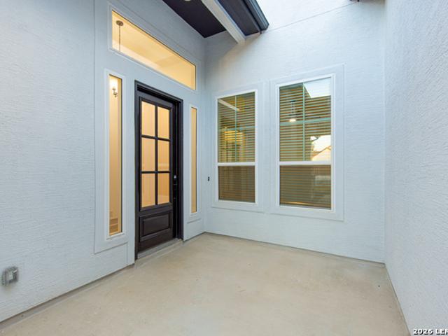 541 Cotorra Springs
